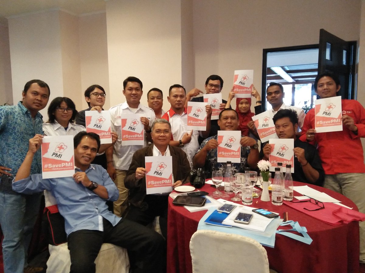syaini_muhammad's tweet photo. Kamipun beraksi..#WASH_PROGRAM #SavePMI sahkan segera #RUUKepalangmerahan @DPR_RI @jokowi @Pak_JK @palangmerah https://t.co/msw5SII46R