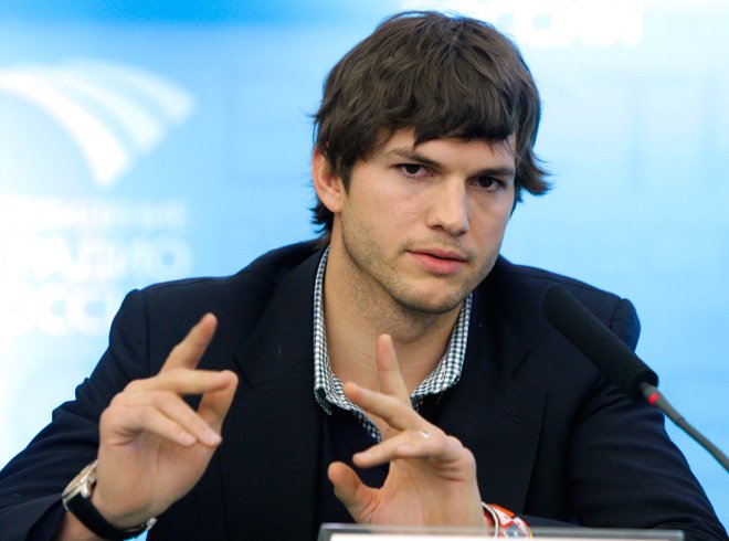 FCSuggestions's tweet photo. Ashton Kutcher https://t.co/QyVGxFsgps