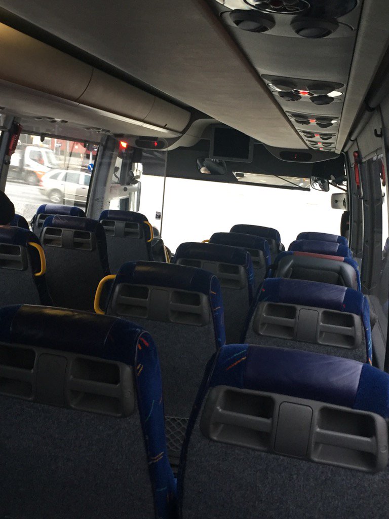 Luksus å ta direkte flybuss i Bergen, jeg og sjåfør. Plass til mange av 5 mill flyreisende <a href="/TideAsa/">Tide Buss</a> @LubnaJaffery
