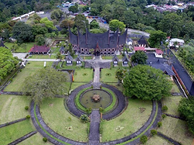 Pusat Dokumentasi dan Informasi Kebudayaan Minangkabau, Padang Panjang 
#SumbaRancak #AyoKeSumbar 
Pic : <a href="/darda24/">Jacely Voon</a>