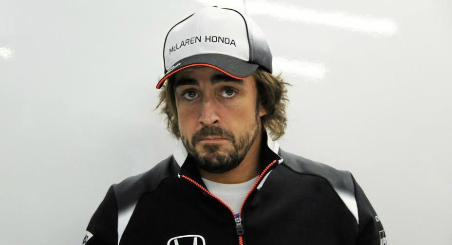 marca's tweet photo. Fernando Alonso: "Veo más cerca mi podio que un título del Madrid" https://t.co/vEpquDZi7u vía @marcamotor https://t.co/9J5F5oZeVu