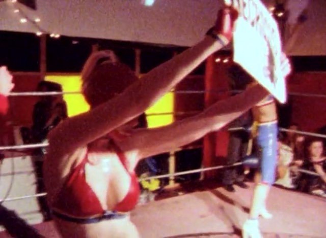 BigPlusLtd's tweet photo. @luchabritannia #super8 film capturing the crazy spectacle that is LUCHA BRITANNIA!
We collaborated with #Autograp… https://t.co/fKAsQfMueX
