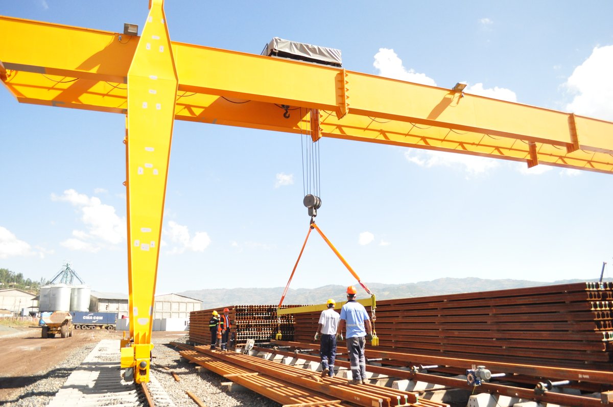 የአዋሽ-ኮምቦልቻ-ወልዲያ/ሃራገበያ የባቡር ፕሮጀክት አፈጻጸመም 30 በመቶ ደርሷል፡፡ የሃዲድ ንጣፍም በ1 ወር ጊዜ ውስጥ ይጀመራል፡፡