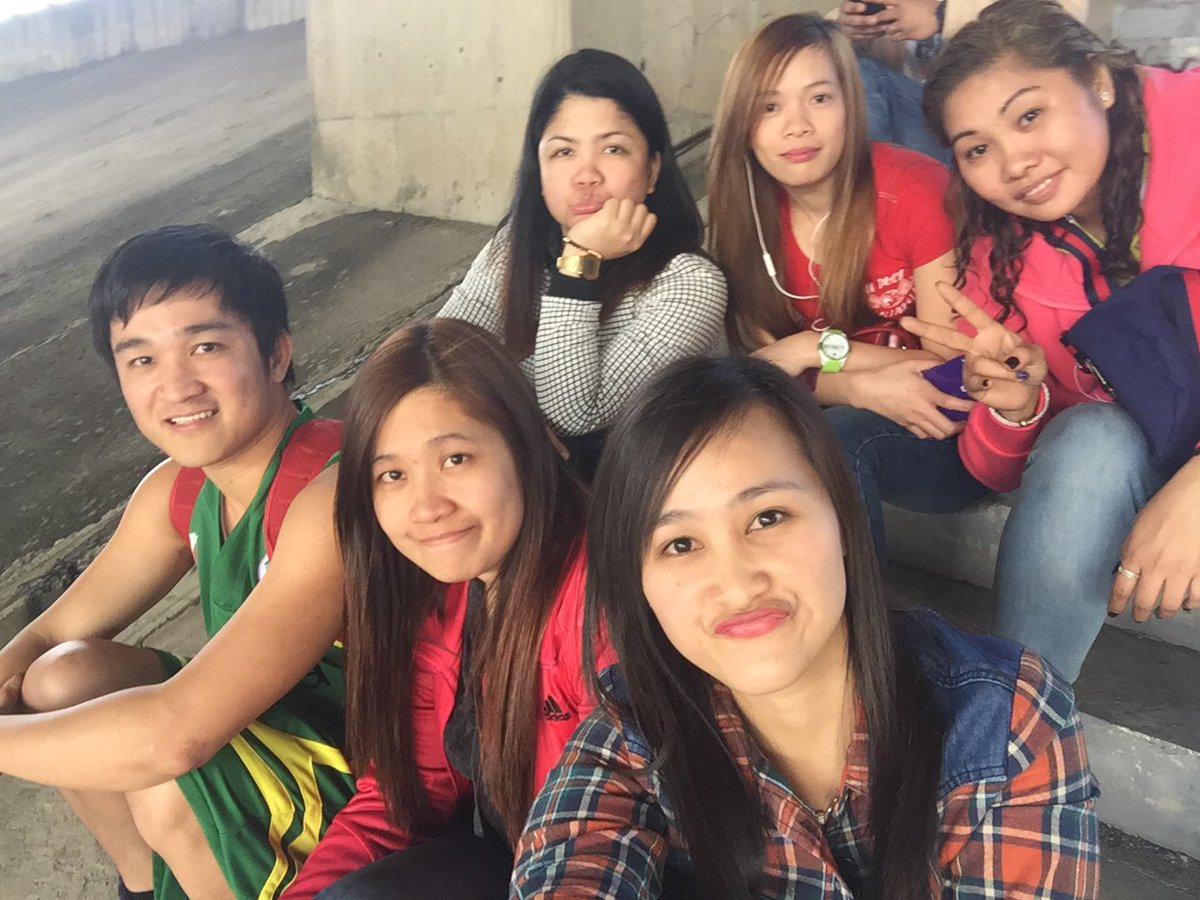 CAnquilero's tweet photo. Watching basketball game..#taiwanfriends https://t.co/SatGEf1XLn