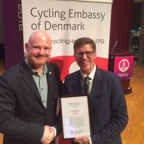 Philippe Crist from ITF wins the 2016 Leadership Award for Cycling Promotion! #vc2016 bit.ly/1SeCvzr