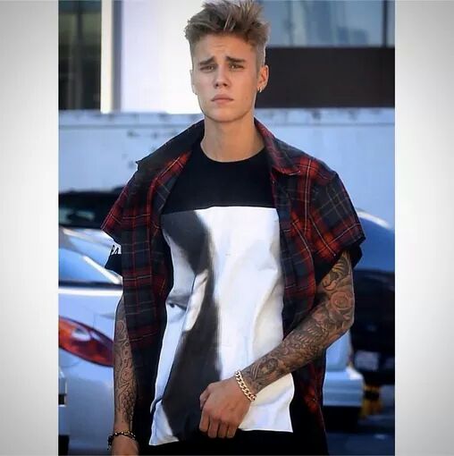 1D5SOS2704's tweet photo. #HappyBirthdayJustinBieber
#JustinBieber
#JB22
#JB
#JBBirthdayProject
@justinbieber https://t.co/JyOmwRfS95