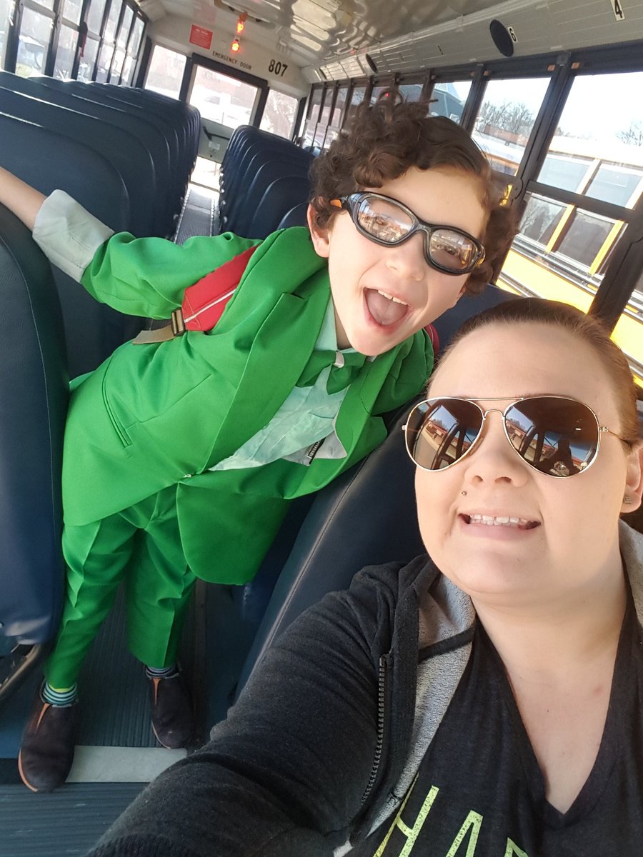 ssmom87's tweet photo. @OBrienBusDC wacky tacky tuesday for my elementary school!! They look great!! https://t.co/kF2WTMLnec