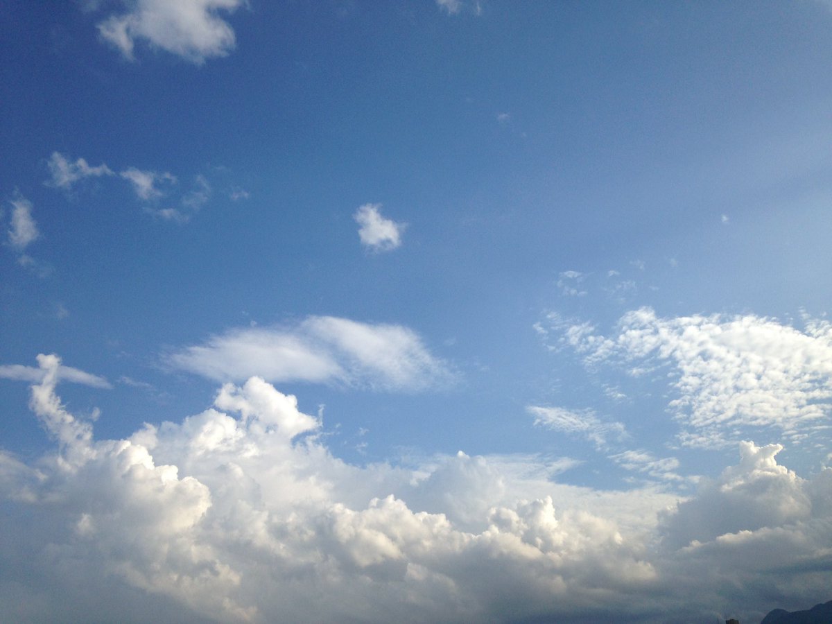 PHOTOGRAPH62's tweet photo. 夏が早くきて、かっこいい空を撮りたいというのが今の私の目標です。
早くきてよ夏。あそびたい！

#夏になって
#夏好きな人リツイート
#今日も手抜きかと思った人リツイート
#明日は絶対晴れてくれ！
#じゃないと写真がいいの撮れない https://t.co/B2kyWCmjAT