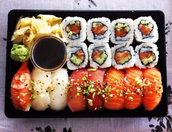 ItsFoodPics's tweet photo. Sushi https://t.co/eed69RIkeA