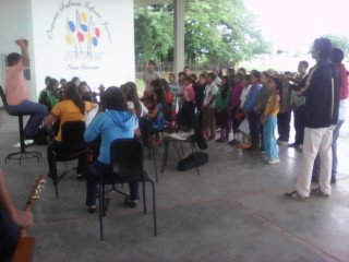 Mas de 300niños tocando el sentimiento de un país. #Barinitastrabajando #TacarcantaryLuchar #TrabajandoUnidos