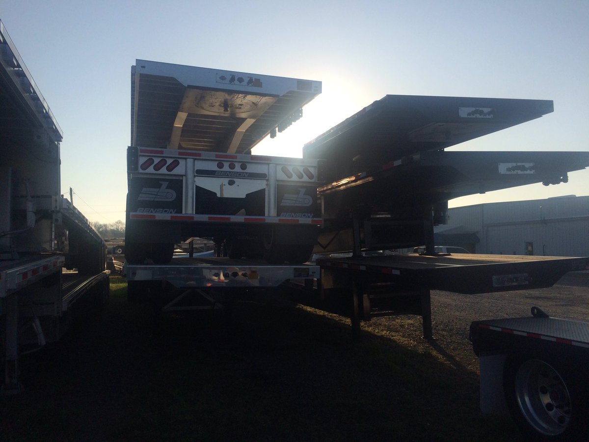CatfishBrewton's tweet photo. @Walkers_Trailer @10yrOldCharter #walkerstrailersales #Benson #Transcraft #DOONANChaparral Sunrise over trailers https://t.co/YDpo57Zm0g