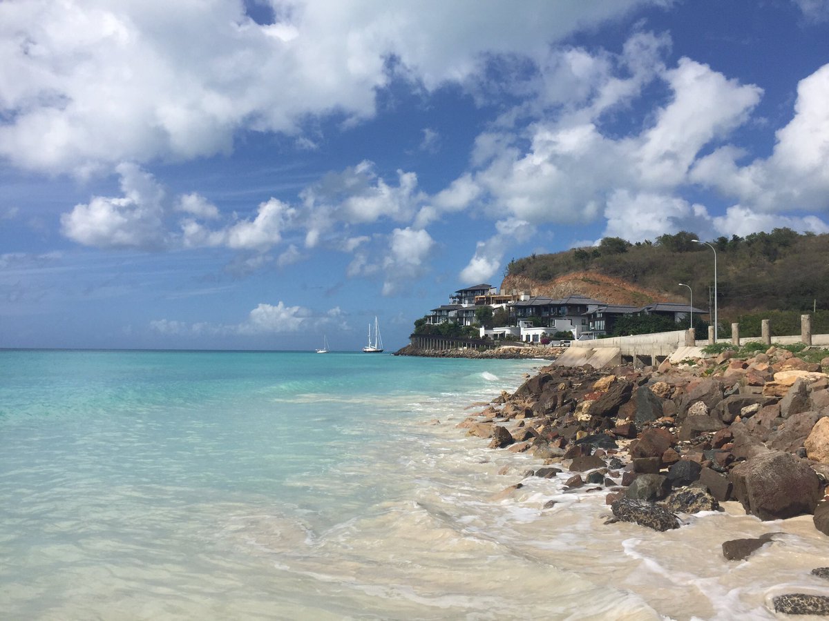 It's #TravelTuesday what a better place to spend it than at Darkwood Beach in #AntiguaAndBarbuda #Caribbean #ttot