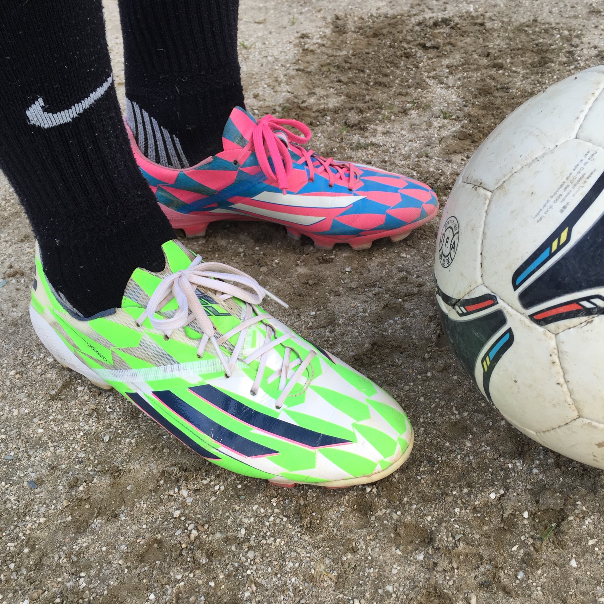サッカースパイク Kohei Sblog アディダス アディゼロ F50 Hg ピンクとグリーンのトリックス この アディゼロf50のhgは 重量190gの軽さと フィット感の良さが好感触 槙野スタイル T Co O09khf00hf サッカースパイク Kohei Sblog アディダス アディゼロ F50 Hg ピンクとグリーンのトリックス この アディゼロf50のhgは 重量190gの軽さと フィット感の良さが好感触 槙野スタイル T Co O09khf00hf