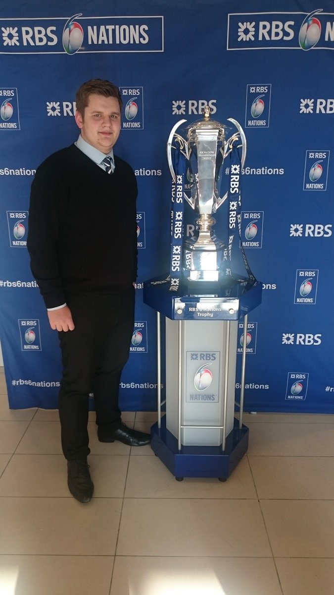 Connor1_11's tweet photo. Perks of the job..... #carrythemhome #6Nations @EnglandRugby https://t.co/1sIKEGyim2