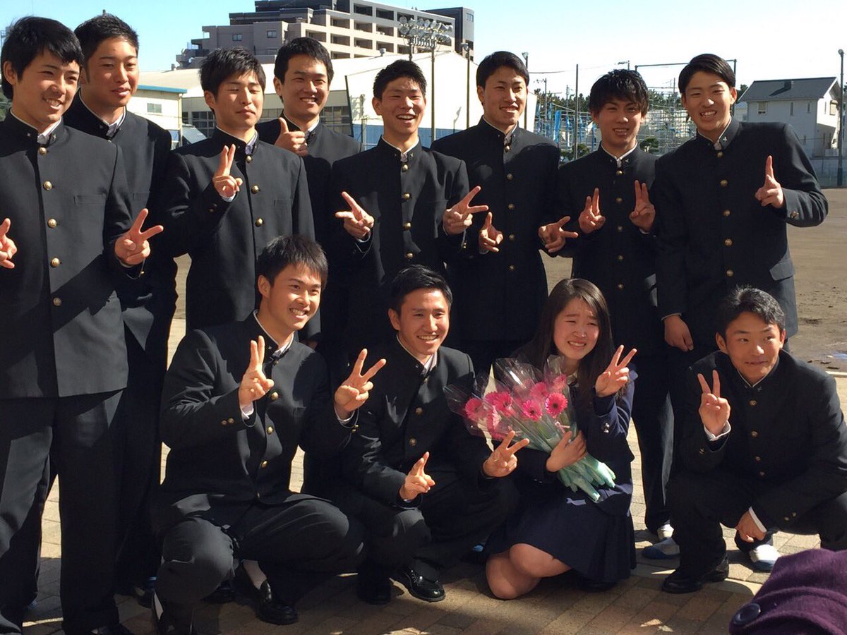 Iguru Kuraoka على تويتر 平塚学園を卒業しました 卒業したくないの一言でした 友達 後輩に会えなくなるのが寂しいです 卒アルかいてくれた人本当にありがと 読んでて泣きそうになりました みんなと出会えて本当に良かったです 三年間ありがとうございました