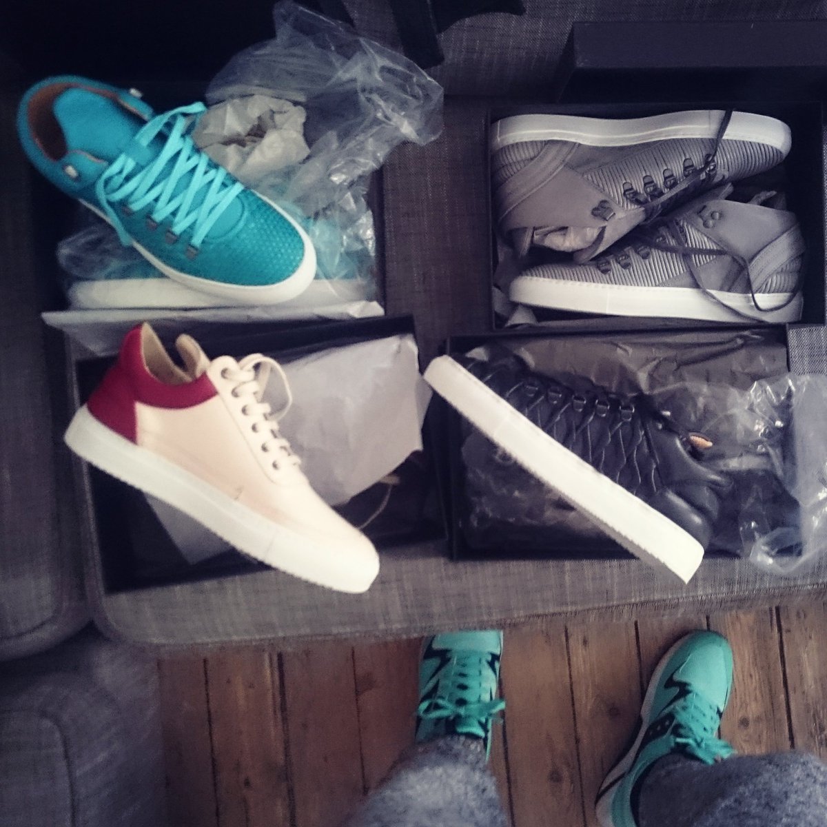 SoleleLawawa's tweet photo. #venteprivee #fillingpieces #paris #ceweekend #destockage #collection2015 #onatoutrafle 🙈 https://t.co/dj2UEwZY7X