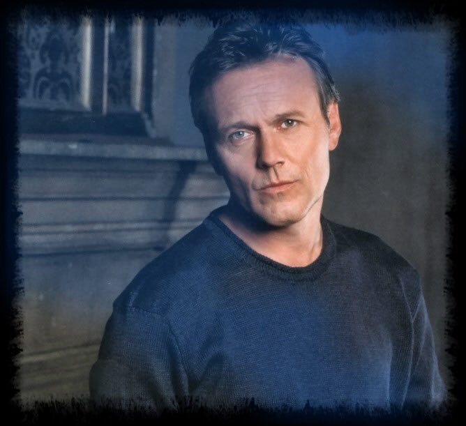 Руперт поуп. Giles palmer певица. Giles palmer. Энтони стюарт хэд в молодости. Rupert giles palmer.