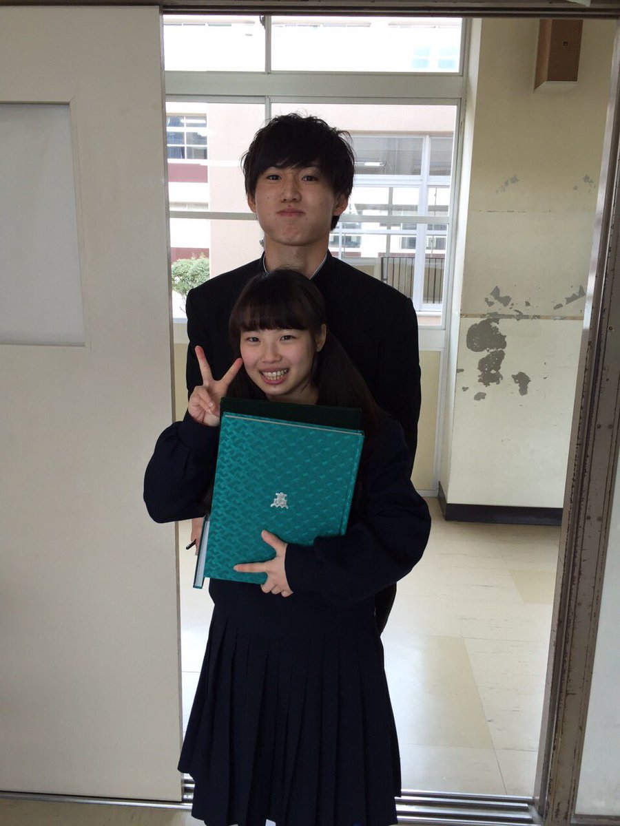 mm_radwimps's tweet photo. 卒業、、
題名｢同じ学年に妹いました♥｣
ていうのは置いといて荒れそうなやつ集
妹を探せた人は今日から君happy✨✨
…真剣に高南のみんなと過ごせた3年間とてもとても濃くて幸せでした！
またいつか会う日まで、、 
      陽気 https://t.co/qKomHrd5li