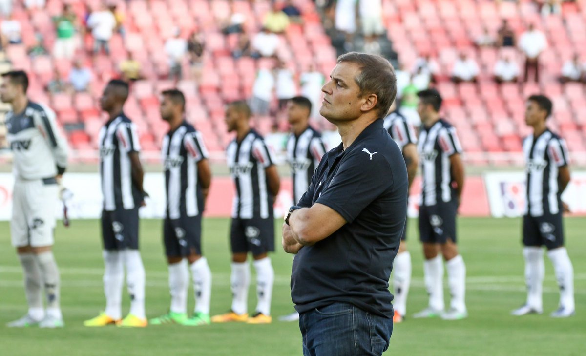 otempo's tweet photo. Torcida atleticana apoia técnico Aguirre nas redes sociais https://t.co/DHXmU7lToL https://t.co/mRnQfjhBCq