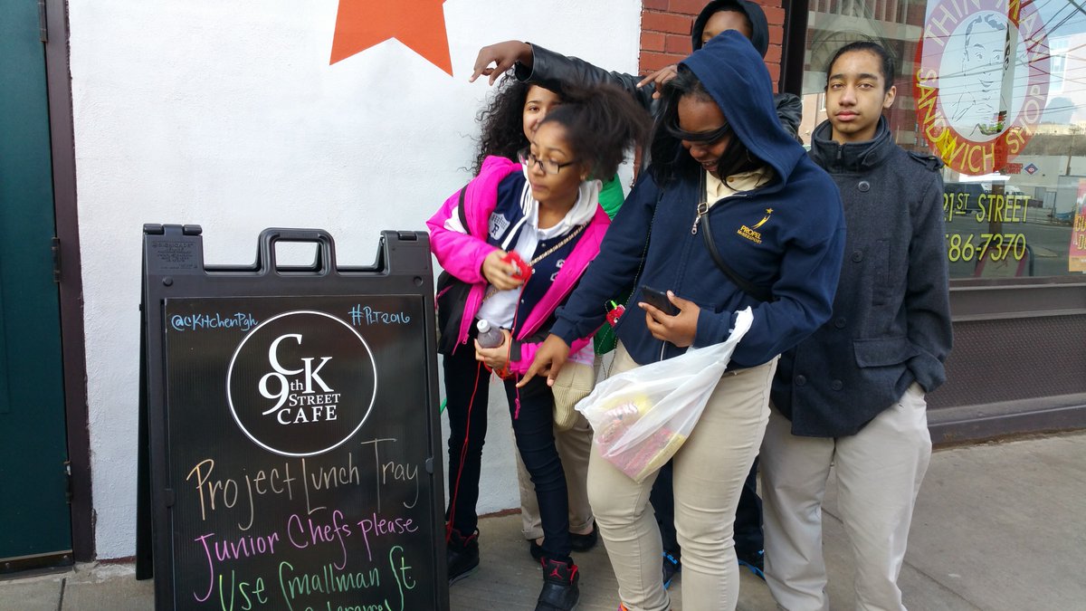 PropelSchools's tweet photo. .@CKitchenPgh Loved this photo from the #ProjectLunchTray event!  Looking forward to the next round!  #PropelProud https://t.co/b8KvFr9voM