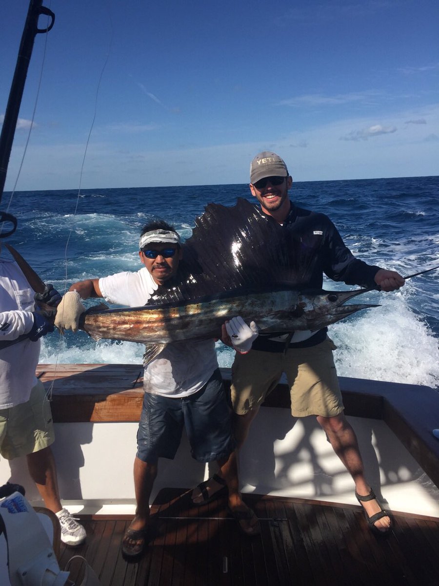 Farmer_Reese's tweet photo. Got my sea legs off the coast of cancun on Sunday. #tftc https://t.co/iwwrKse7YF