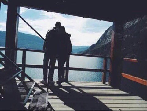 ThepowerfulPics's tweet photo. I want to travel the world with the person I love 💕 https://t.co/nAAEfwn44I
