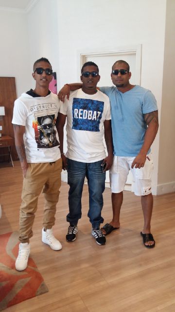 chevez____ tweet picture