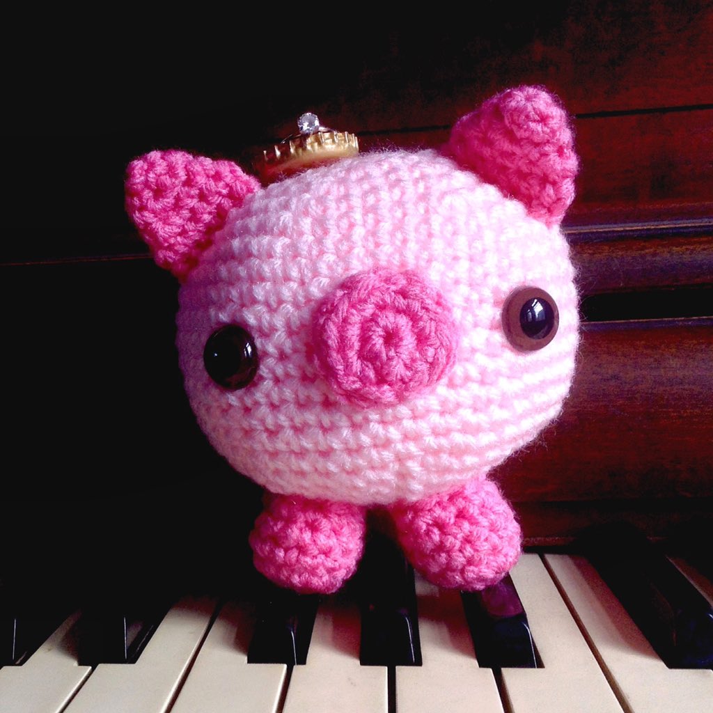 MotherGothel23's tweet photo. Today is #NationalPigDay !!!!🐷👑 @daysoftheyear https://t.co/NpK6K5F35D