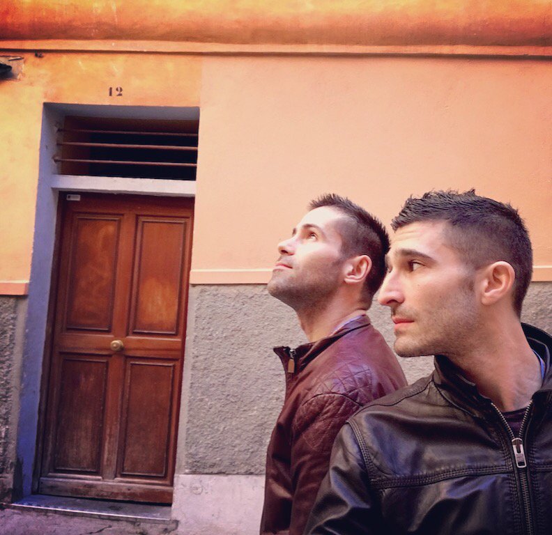 nomadicboys's tweet photo. Admiring the pretty old town of #nice06 #france during the #nicecarnaval #queernaval #gaytravel @nicetourism https://t.co/esDBbRJIwN