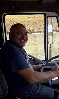 Currocurrito2's tweet photo. Camioneros https://t.co/KKpwz8Up39
