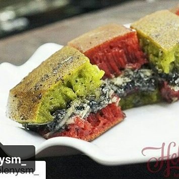 WomenScriptCo's tweet photo. https://t.co/756THfr0jR
Martabak enak di Bandung. #martabaktropicabandung. https://t.co/CPE5tK88QP