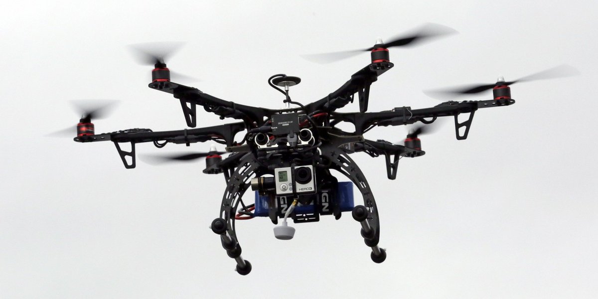 28300Magazine's tweet photo. DRONES, UNA NUEVA TECNOLOGÍA CON INFINIDAD DE USOS 
https://t.co/8TP5TuJBwc
#DRONES #TECNOLOGIA #MAGAZINE #photo https://t.co/yO8tkDpZSy