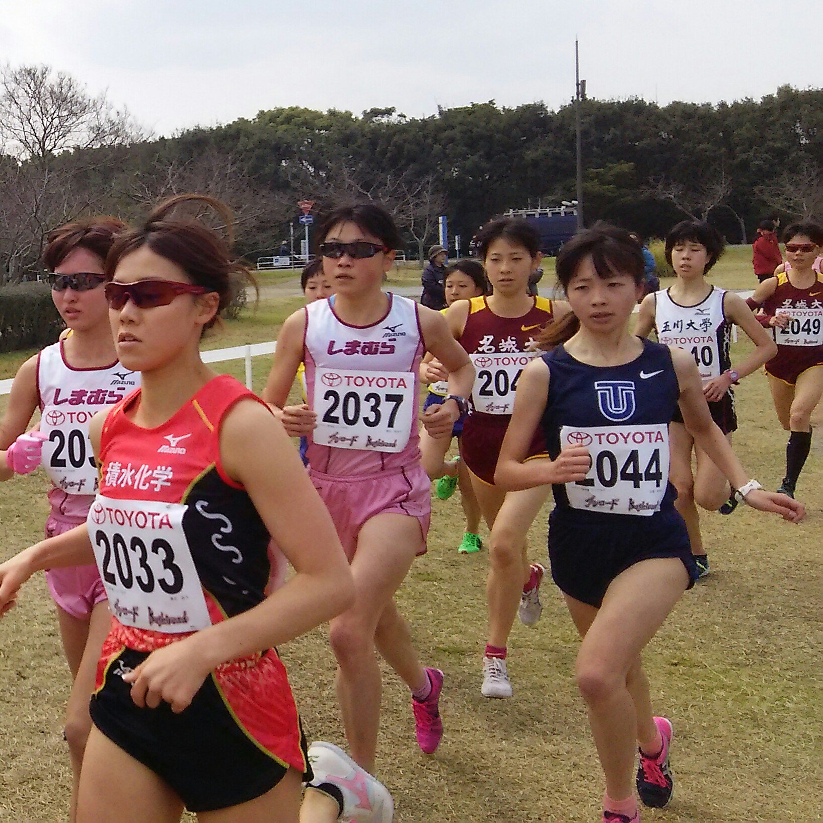 Twitter 上的 キャプテン 清水裕子さん 積水化学 清水萌衣乃さん 東京農大 清水真帆さん 大阪学院大 なにげに清水さんが３人出てました 笑 萌衣乃さんの３位は素晴らしすぎでしたが 裕子さんも真帆さんも存在感ある立派な走りでした 福岡クロカン T Co