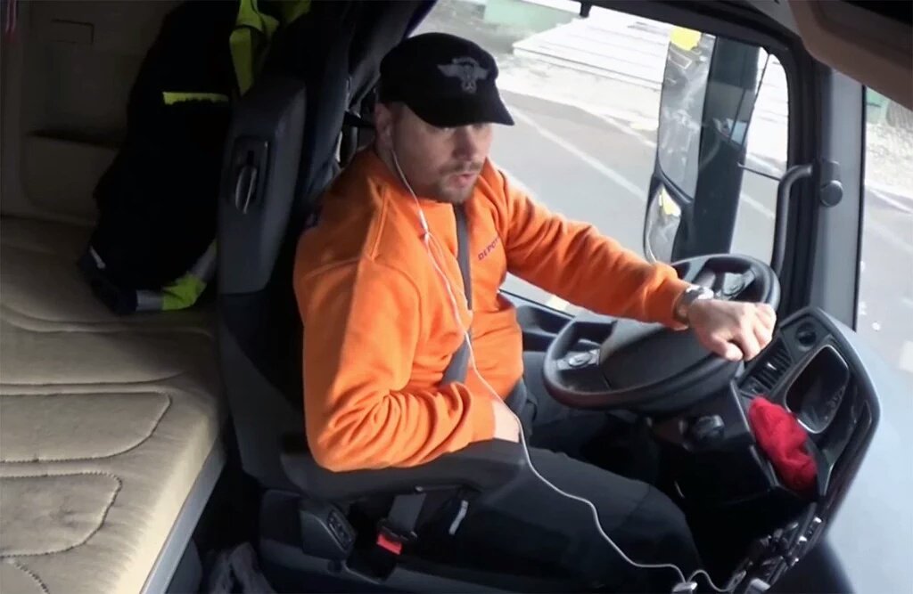 Currocurrito2's tweet photo. Camioneros https://t.co/1zgAXvHoqW