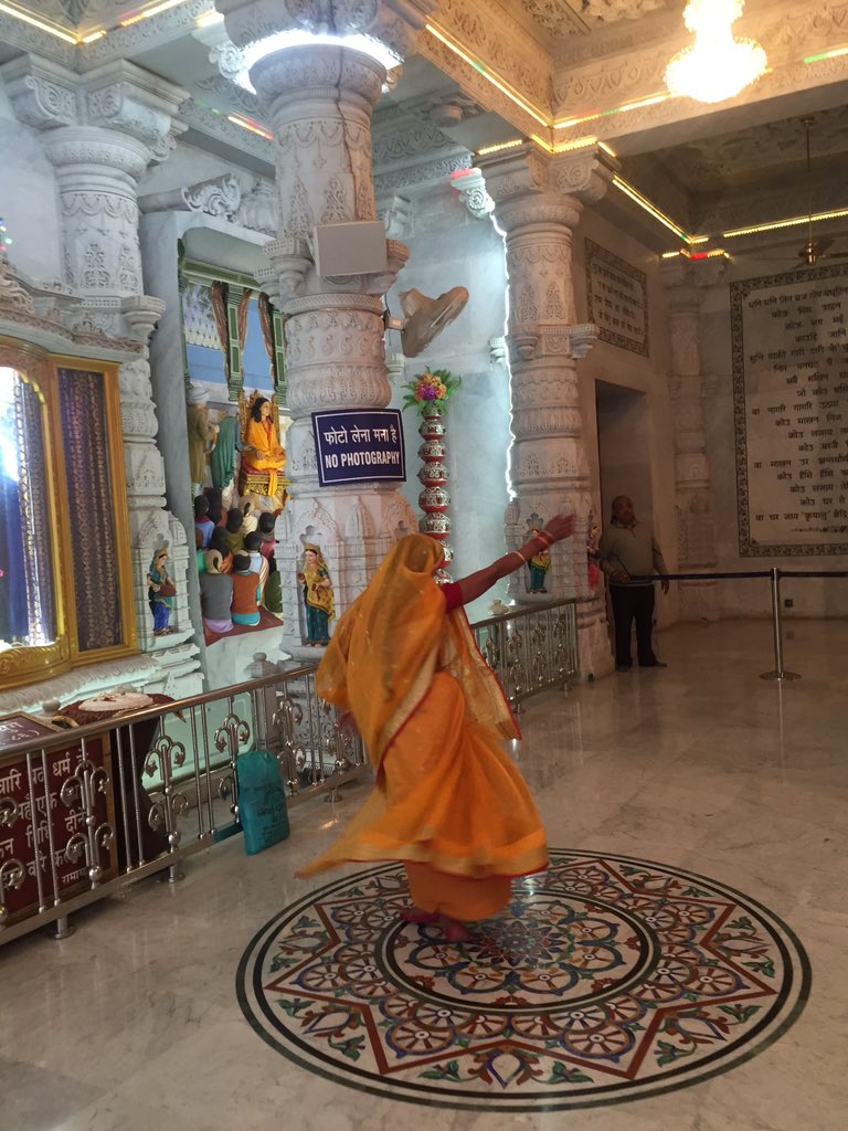 MeBhavya's tweet photo. Vrindavan and its #Krishna Bhakti. Krishna Devotees dance while chanting #HareKrishnaHareKrishna #premtemple https://t.co/BAJOrAPt73