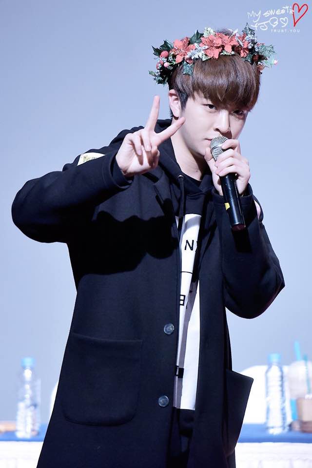 got7_fantasy's tweet photo. 歌の間奏中に「ヨンジェー！！！！こっち向いて！！！！」って言われた時のヨンジェ

#got7で妄想 https://t.co/qwk8KJWbwR