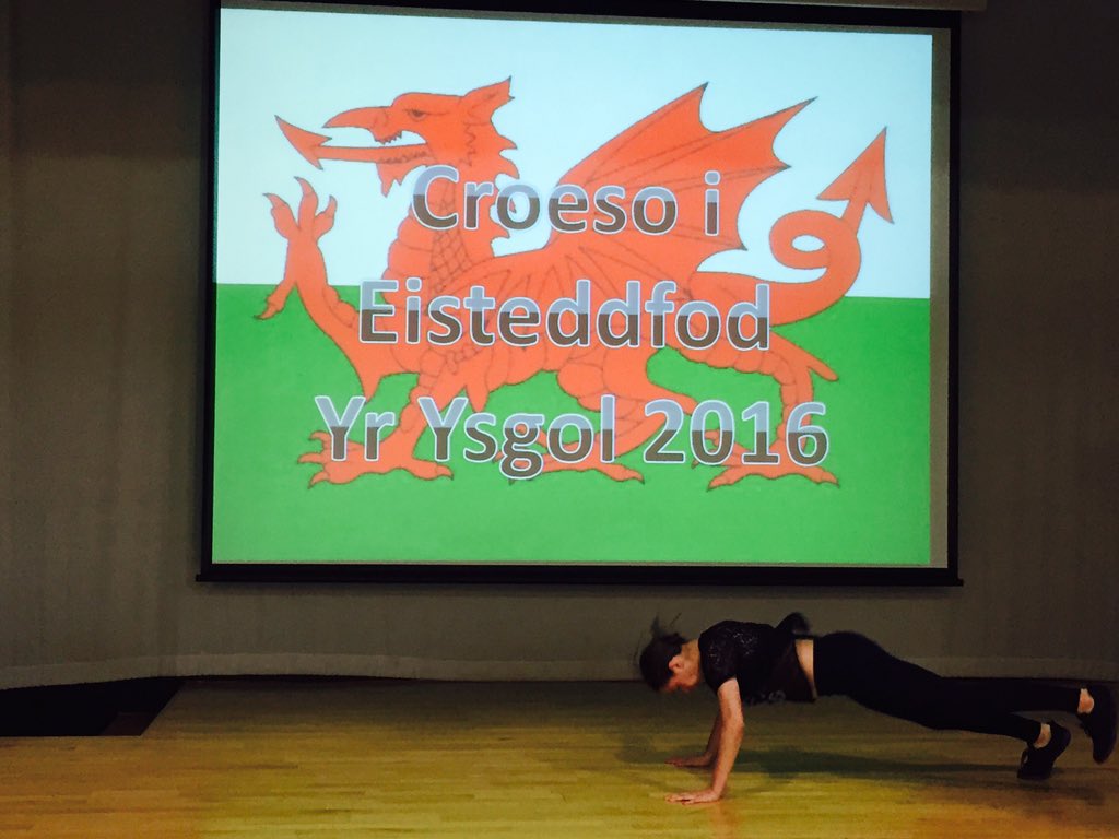 Yr7NewportHigh's tweet photo. A great start to the Year 7 Eisteddfod! Da iawn Nikitta - 7JA - Olwen! @NewportH @NhsCymraeg https://t.co/6SNIkPgTvq