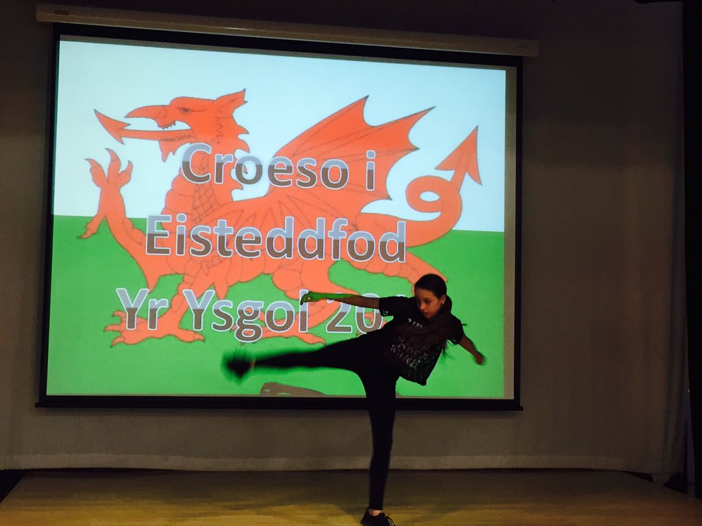 Yr7NewportHigh's tweet photo. A great start to the Year 7 Eisteddfod! Da iawn Nikitta - 7JA - Olwen! @NewportH @NhsCymraeg https://t.co/6SNIkPgTvq