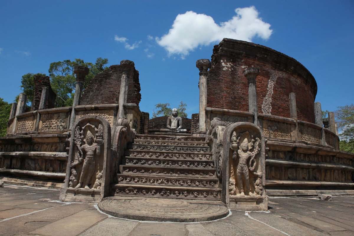 timeoutsrilanka's tweet image. View the ruins of this 11th century kingdom on a bicycle goo.gl/5W0rGV #TravelLK #AdventureSL #SLTourism