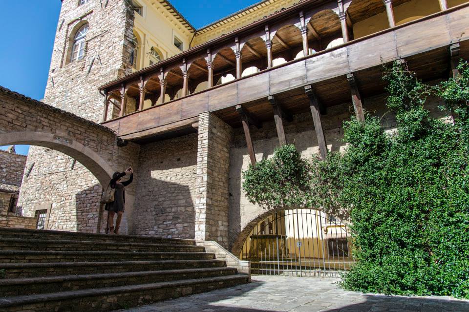 “Finché si avranno passioni non si cesserà di scoprire il mondo” #Pavese.Grazie ai 1000follower che amano l’ #Umbria