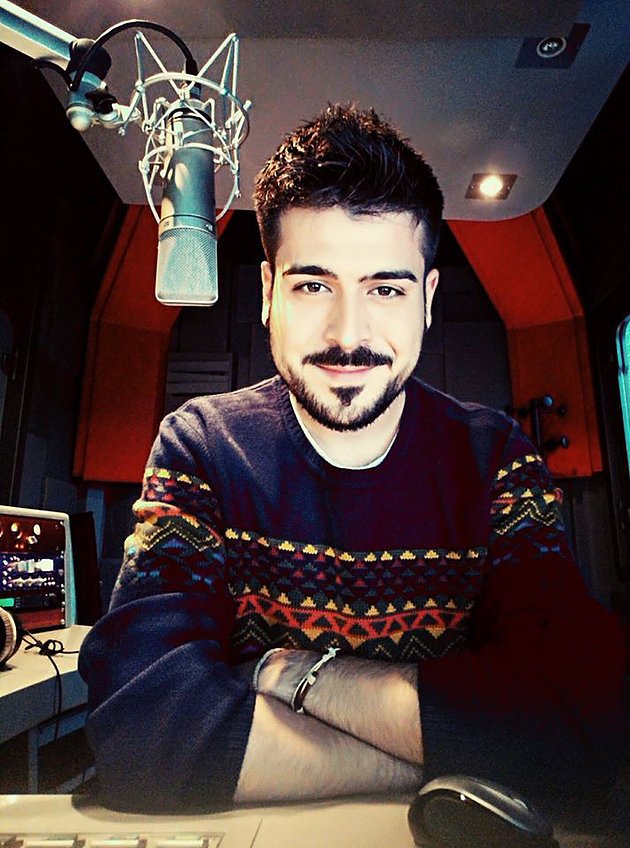 LeCivico's tweet photo. Online la Civico d.o.c. intervista: #labellezzaè @DaviBerton, speaker radiofonico on air! https://t.co/6pWxVlGKq5 https://t.co/KSXHYuzynf
