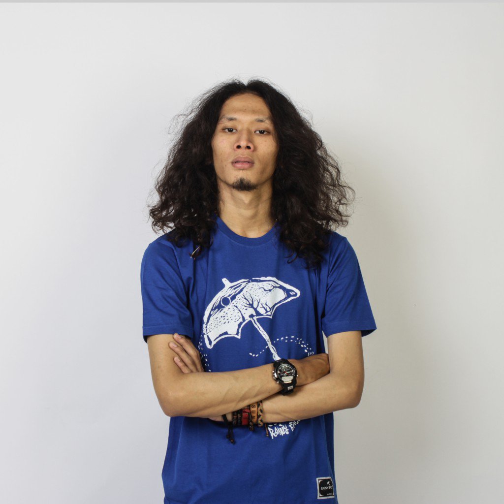 UMBRELLA FALL (Blue) tshirt - Size M, L - NOW IDR 98K - Order text +6285700040090 / Line : rainypeace_ .
