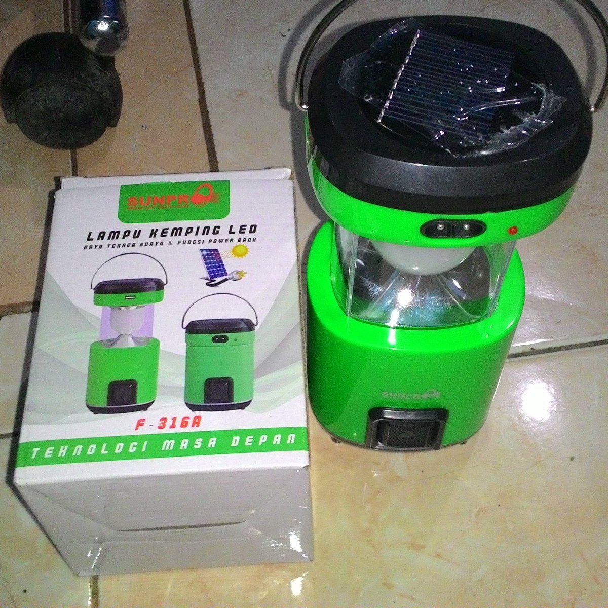 KeCe_Adv's tweet photo. Ayo siapa lagi yang mau pesen lampu emergency cuma 65rb aja, jangan sampe kehabisan https://t.co/jQHr0gmgZY