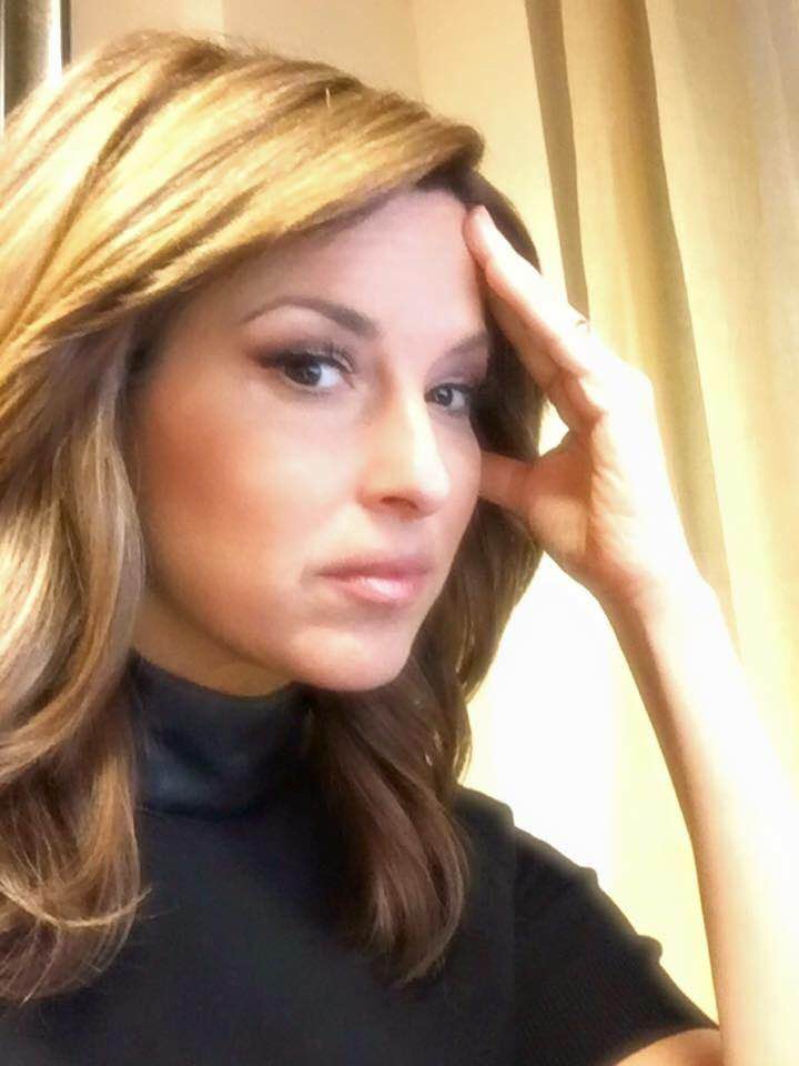CBSNewYork's tweet photo. Up Now: Thinking outside the medicine cabinet. @MaryCalviTV has headache relief without medication. https://t.co/9xppJkkgRY