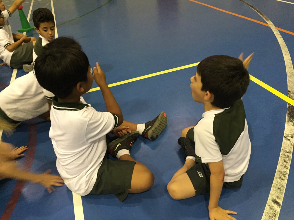 DIS_Dubai's tweet image. #LetsSharePrimary Great partner talk used in PE to decide the best place to hit the ball #QuestioningTechniques