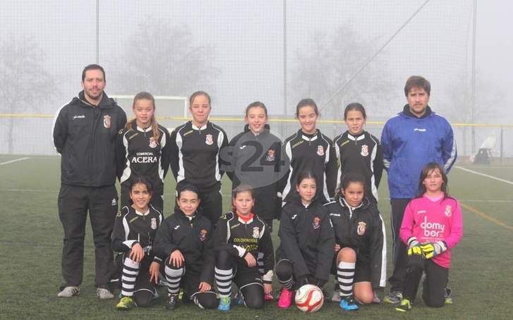 s24horas's tweet photo. Hoy os presentamos a otro equipo de fútbol base: Amigos de Cabrerizos alevín C https://t.co/EyYomNSVQS vía @s24horas https://t.co/qqI1itjS88