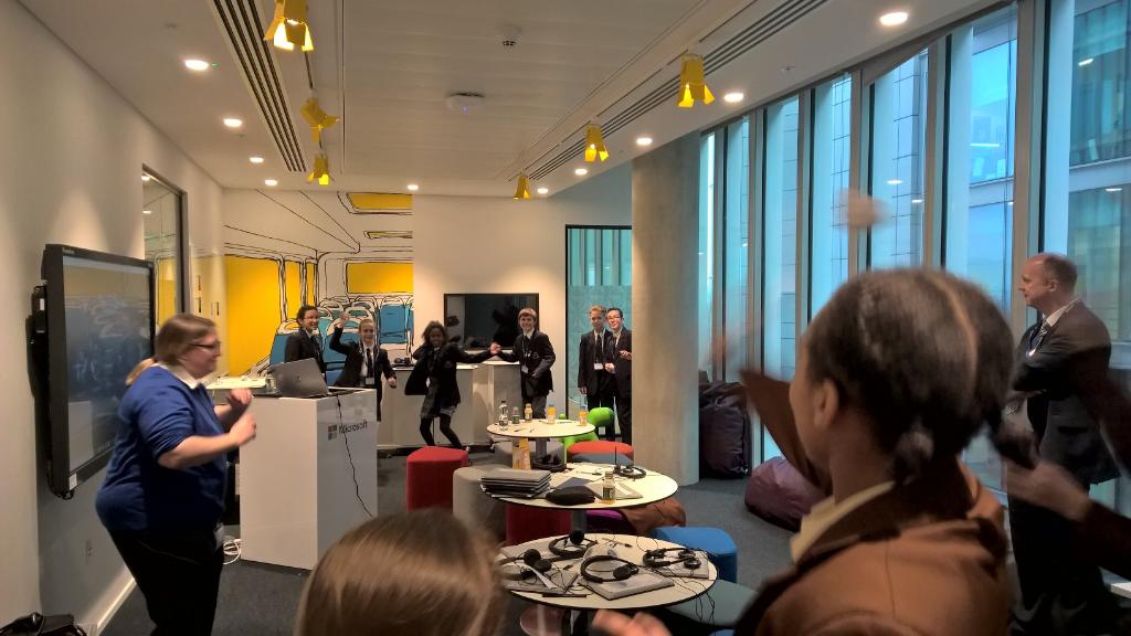MSEducationUK's tweet photo. Before trying @OfficeMixTeam, today's #ShowcaseClassroom visitors get to know each other by throwing questions! https://t.co/o4acItLRwK
