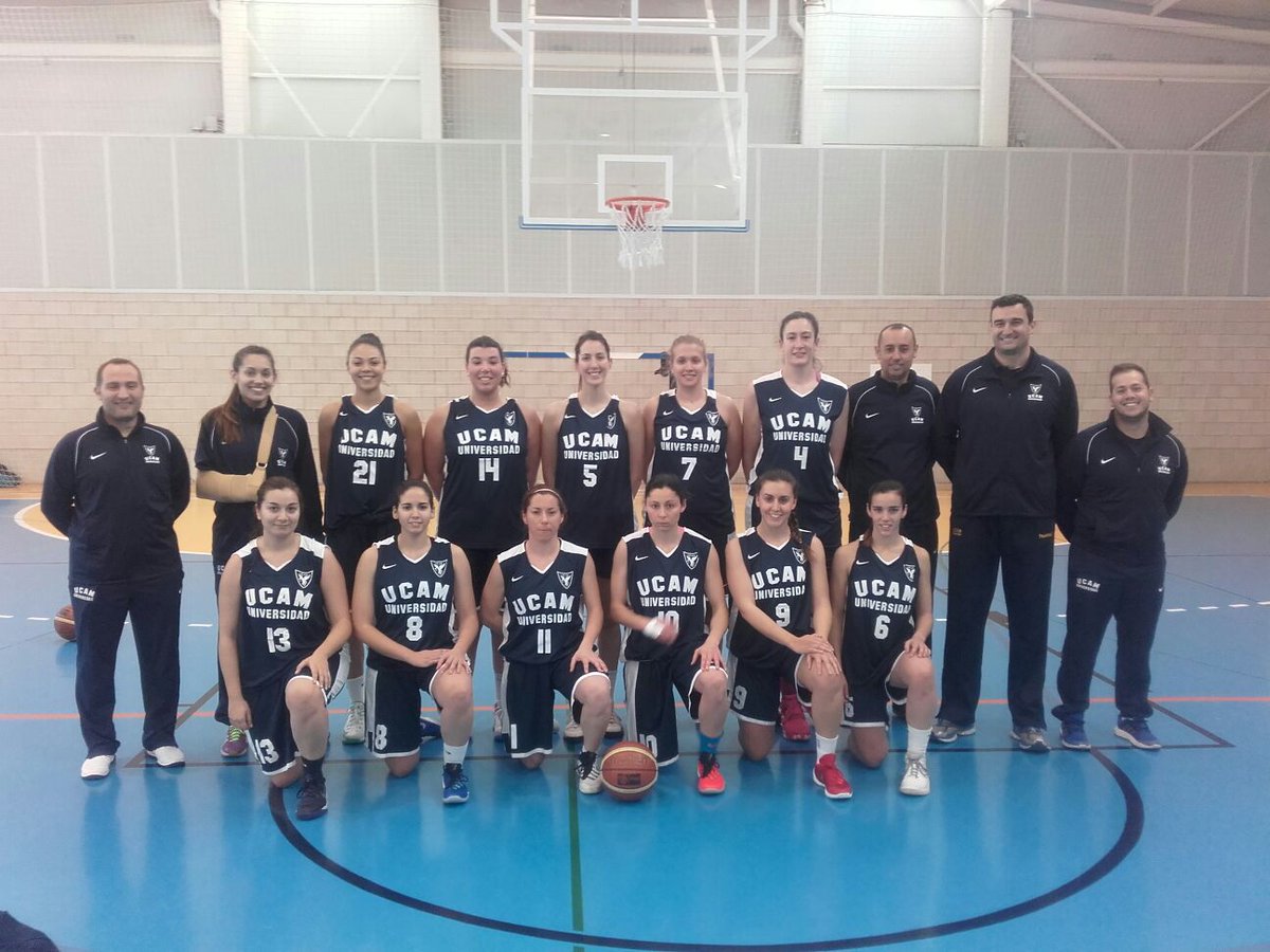 UCAM_Deportes's tweet photo. Y en #baloncesto, turno para las chicas.
#VamosUCAM
#CADU2016 https://t.co/EaJGsbY6pw