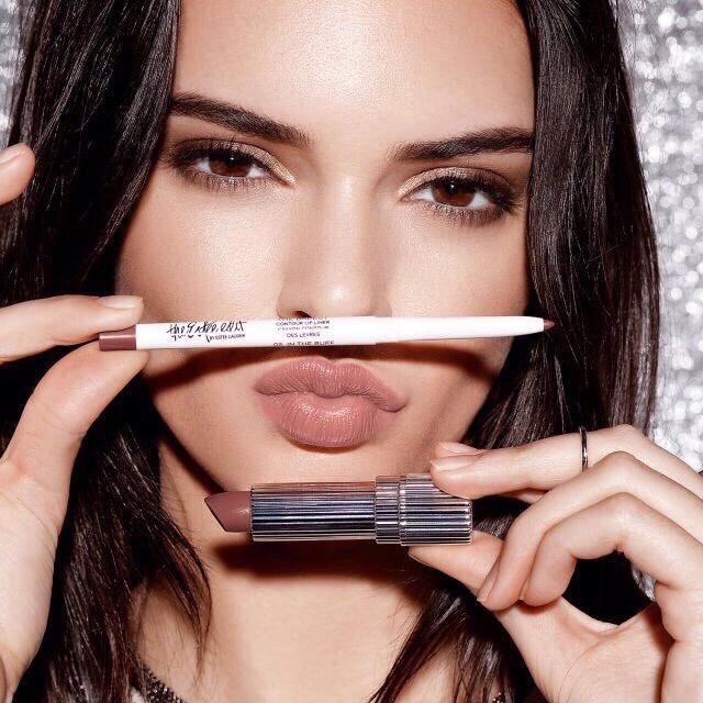 EveryJenners's tweet photo. Kendall pour Estée Edit https://t.co/pdl8USuTW3