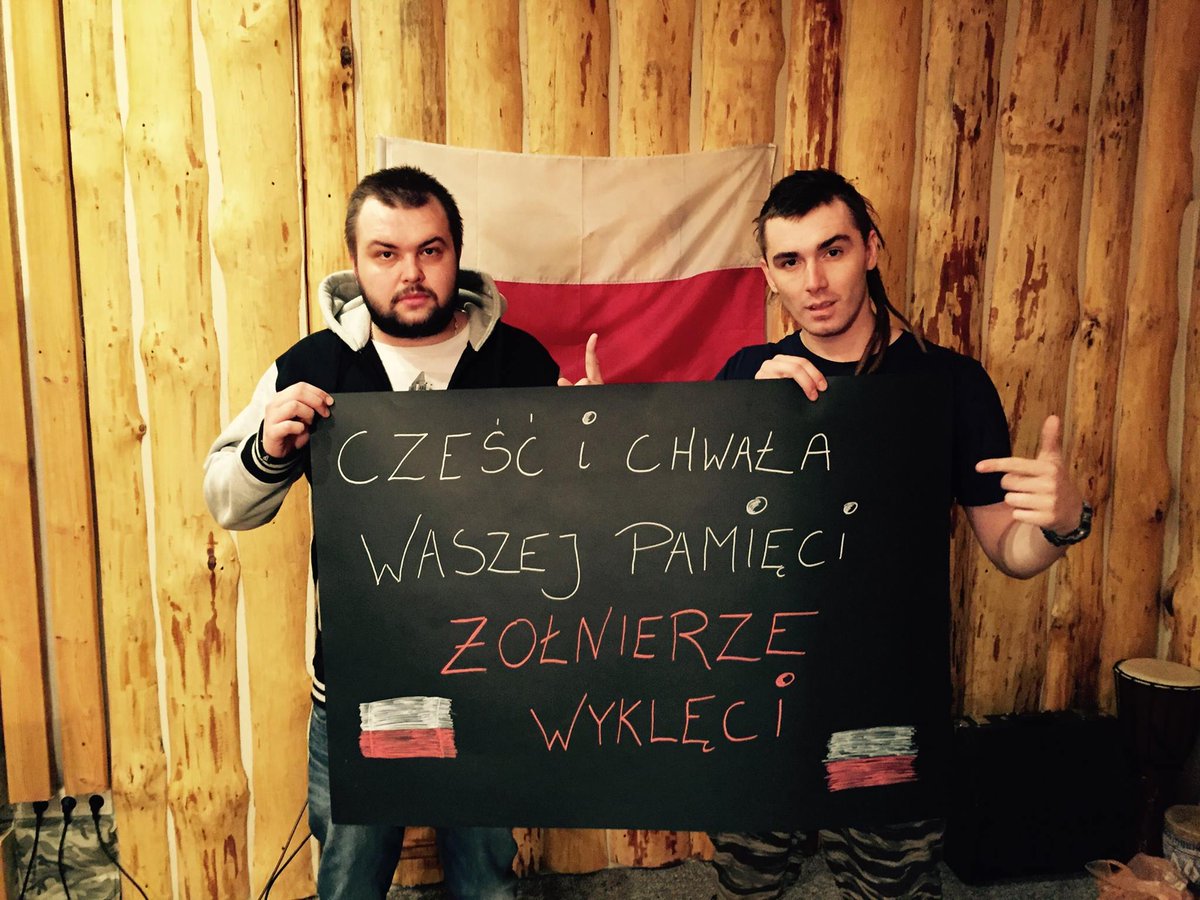 zibigdy's tweet photo. Chyba płyta sie słabo #sprzedaje :P https://t.co/a6wc1R3dhn